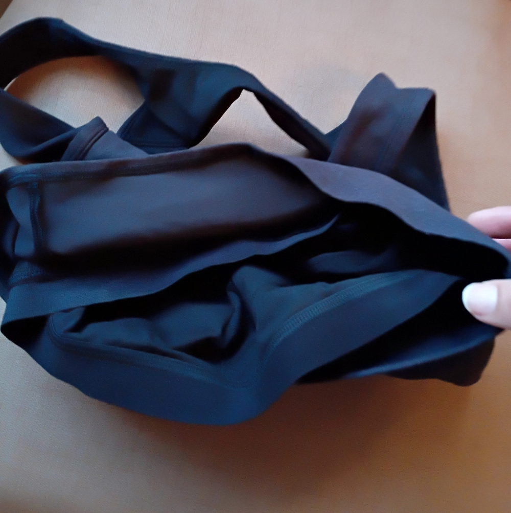 Lululemon Everlux Cut-Out Train Bra size small - Picture 9 of 9